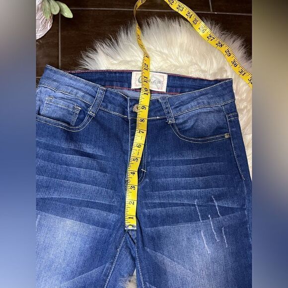 L&B Blue Denim leopard Animal Print Patch
Cuffed crop pants sz 6 - Picture 7 of 8